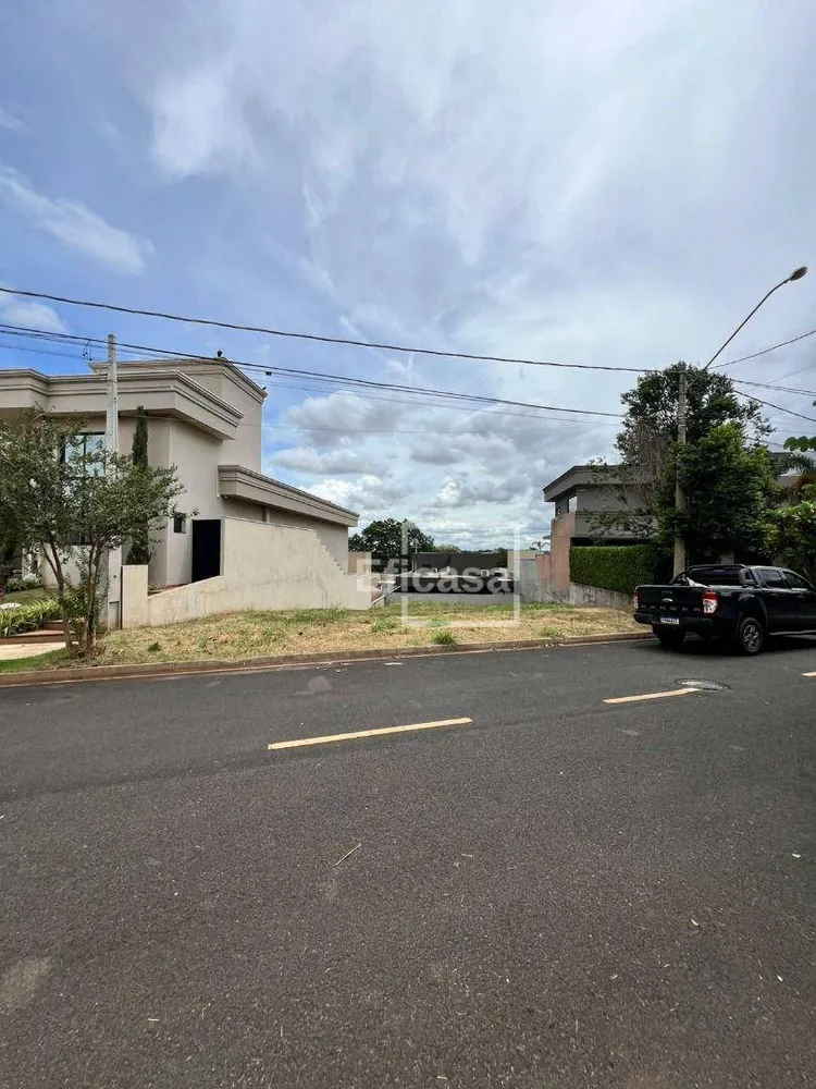 Loteamento e Condomínio, 400 m² - Foto 1