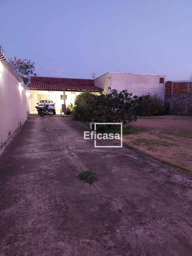 Casa à venda com 3 quartos, 190m² - Foto 1
