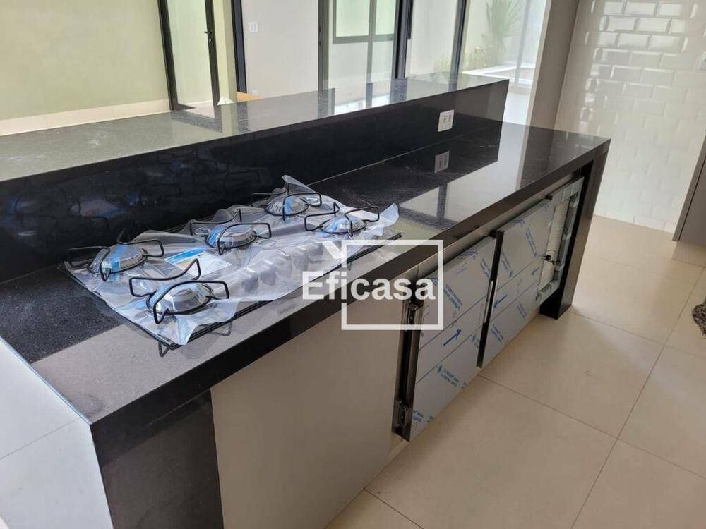 Casa de Condomínio à venda com 3 quartos, 220m² - Foto 4