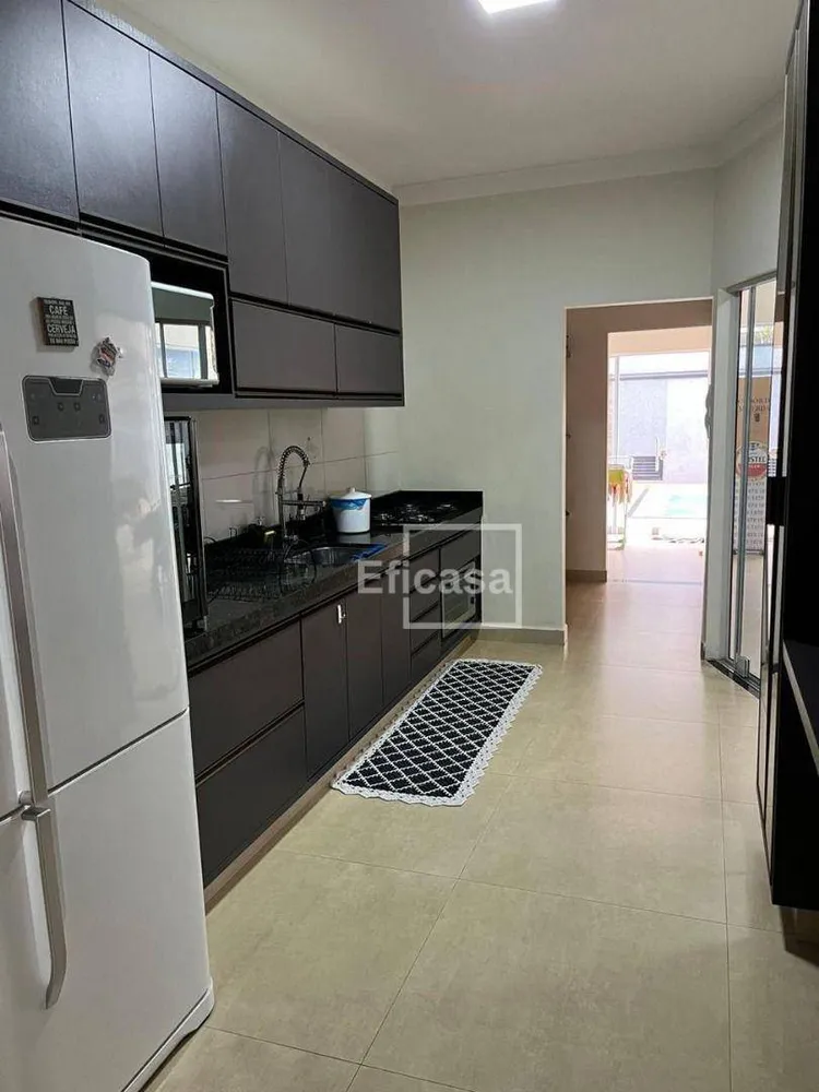 Casa, 3 quartos, 200 m² - Foto 2
