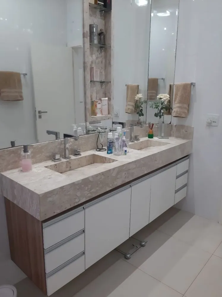 Casa, 3 quartos, 250 m² - Foto 1