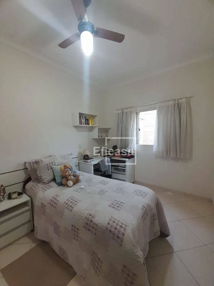 Casa, 3 quartos, 156 m² - Foto 2