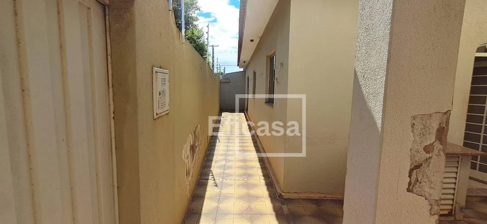 Casa, 3 quartos, 212 m² - Foto 2