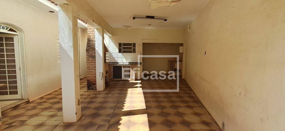 Casa, 3 quartos, 212 m² - Foto 1