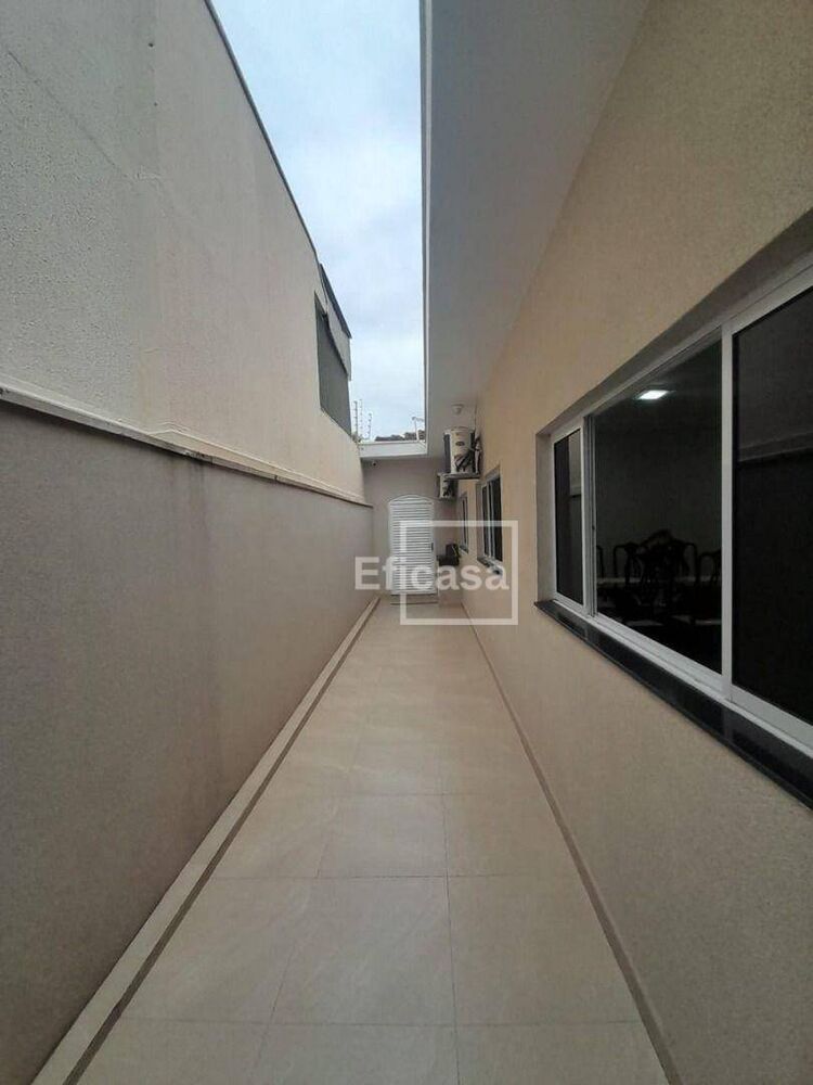 Casa, 3 quartos, 303 m² - Foto 2