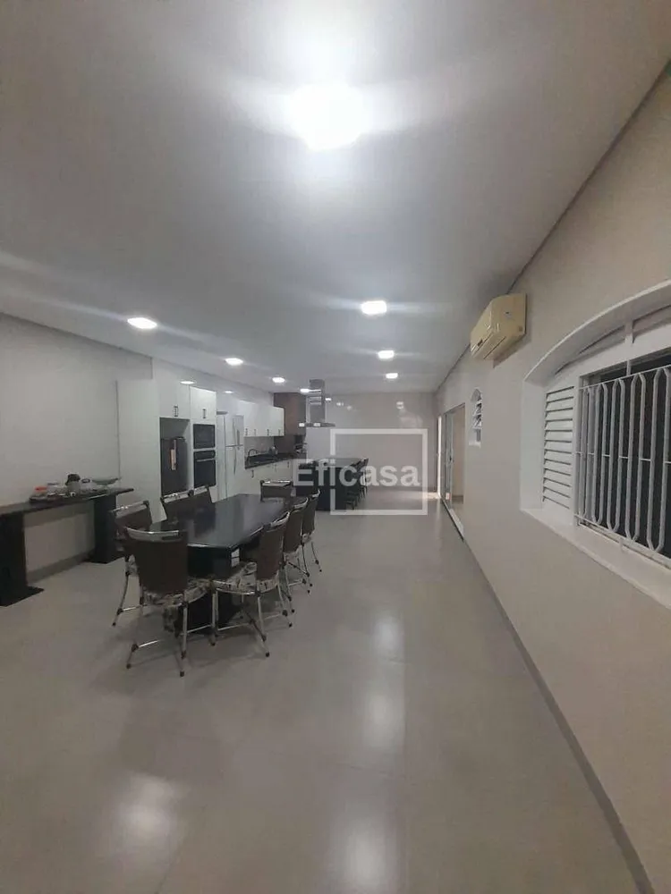 Casa, 3 quartos, 303 m² - Foto 2