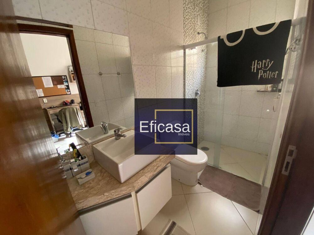 Casa, 3 quartos, 230 m² - Foto 4