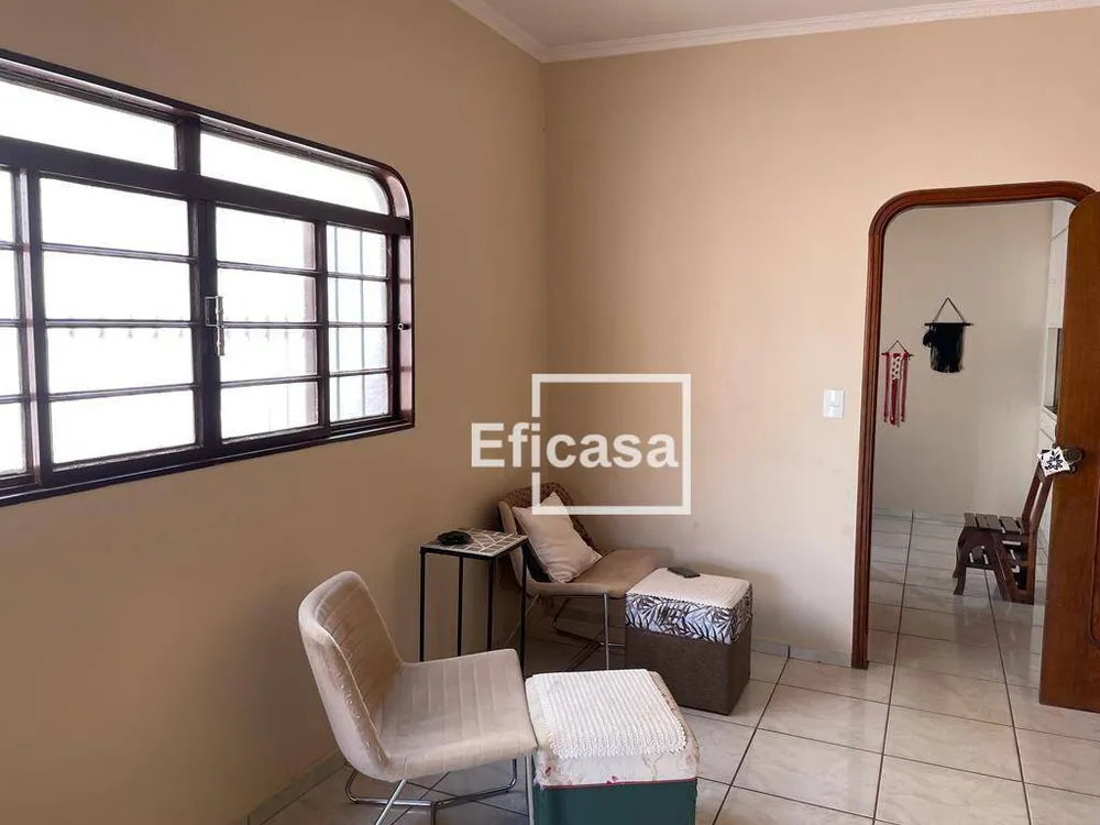 Casa, 3 quartos, 196 m² - Foto 1