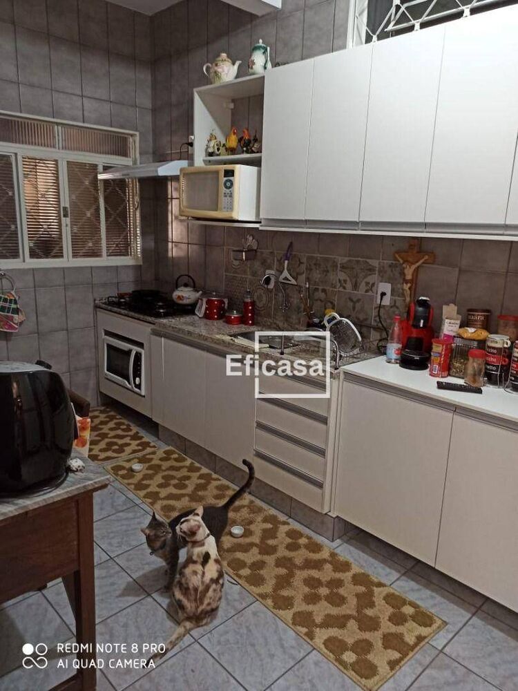 Casa à venda com 2 quartos, 230m² - Foto 4