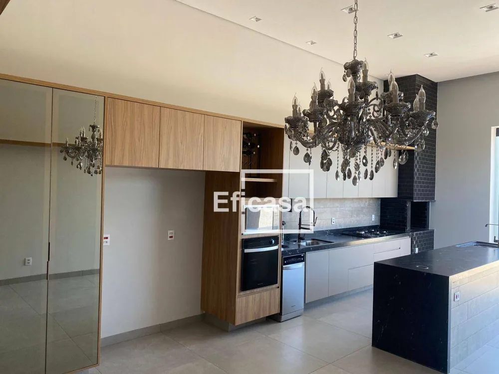 Casa, 3 quartos, 218 m² - Foto 13
