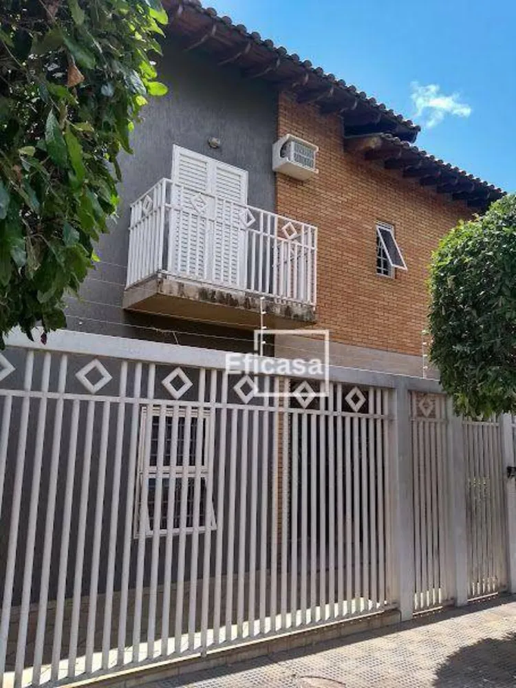 Casa, 3 quartos, 230 m² - Foto 1