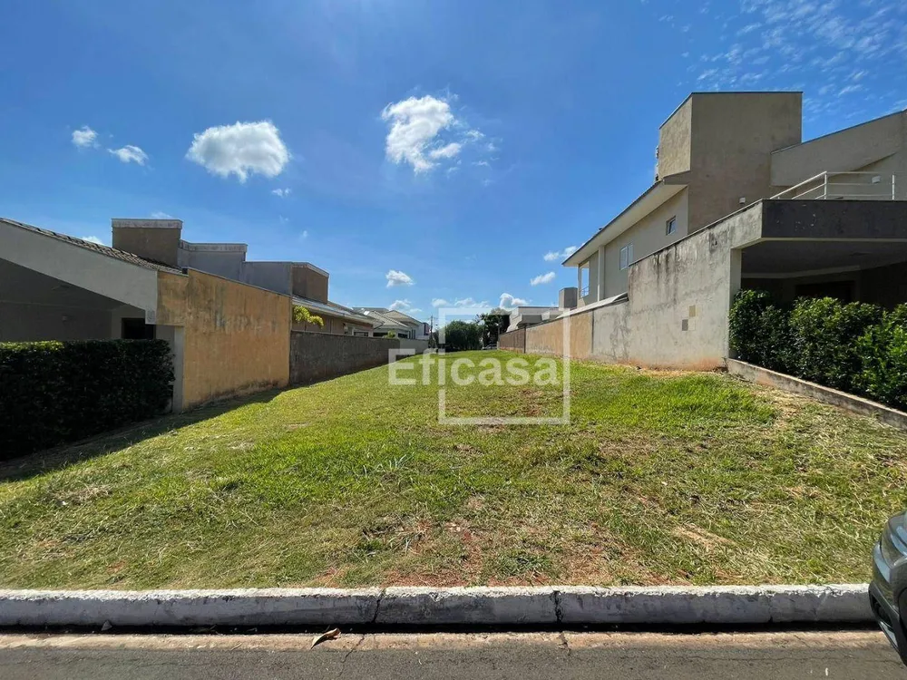 Loteamento e Condomínio, 400 m² - Foto 1
