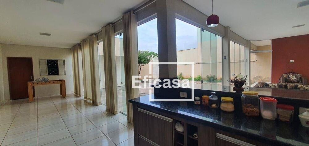 Casa, 3 quartos, 230 m² - Foto 4