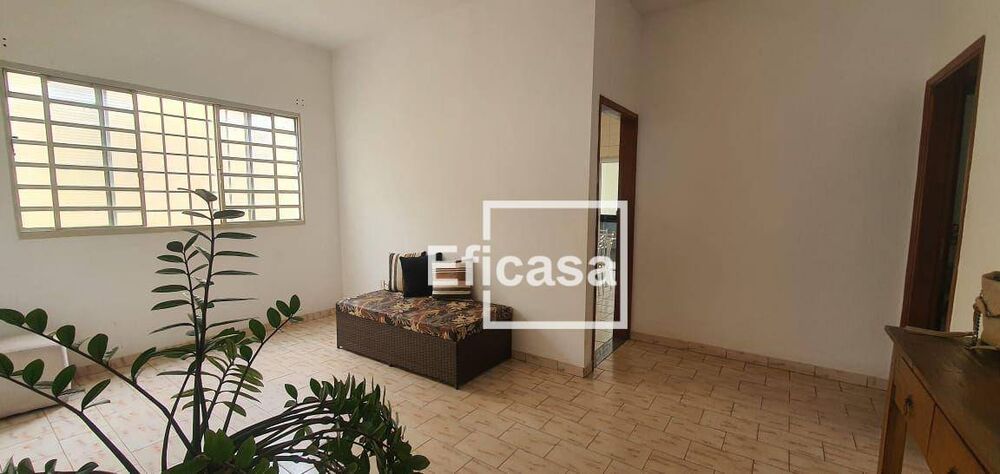 Casa, 3 quartos, 230 m² - Foto 1