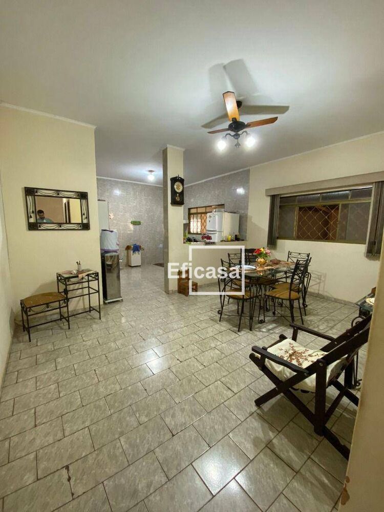 Casa à venda com 3 quartos, 200m² - Foto 4