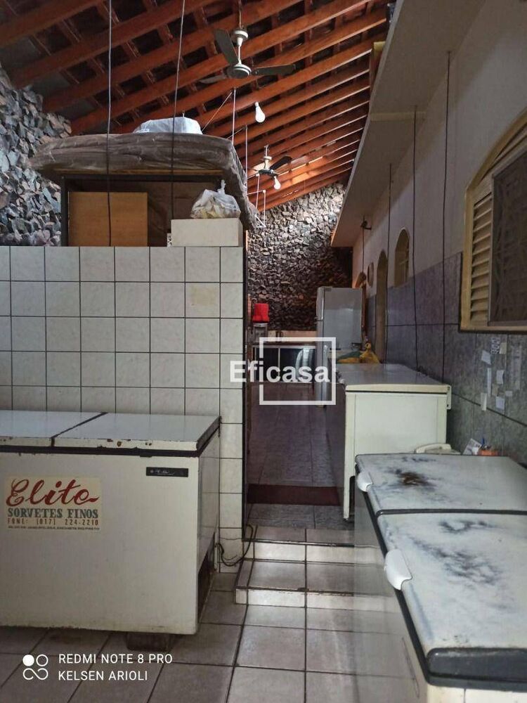 Casa, 3 quartos, 253 m² - Foto 1