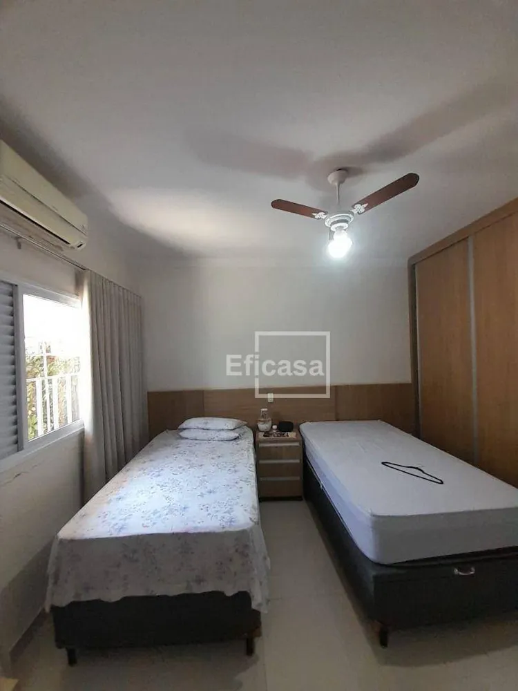 Casa, 4 quartos, 239 m² - Foto 2