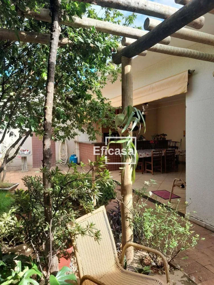 Casa, 3 quartos, 220 m² - Foto 1