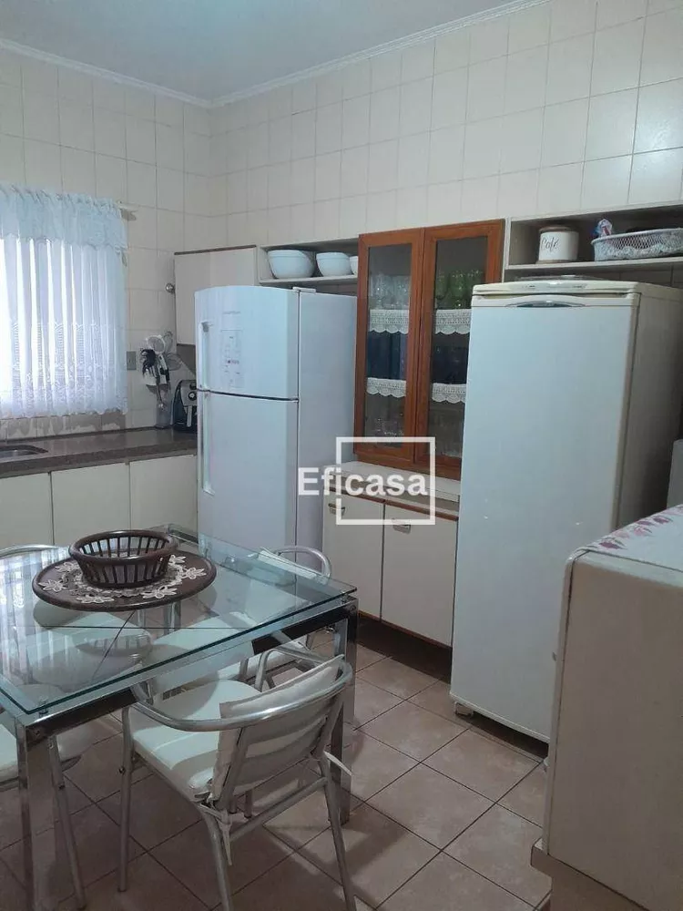 Casa à venda com 3 quartos, 350m² - Foto 3