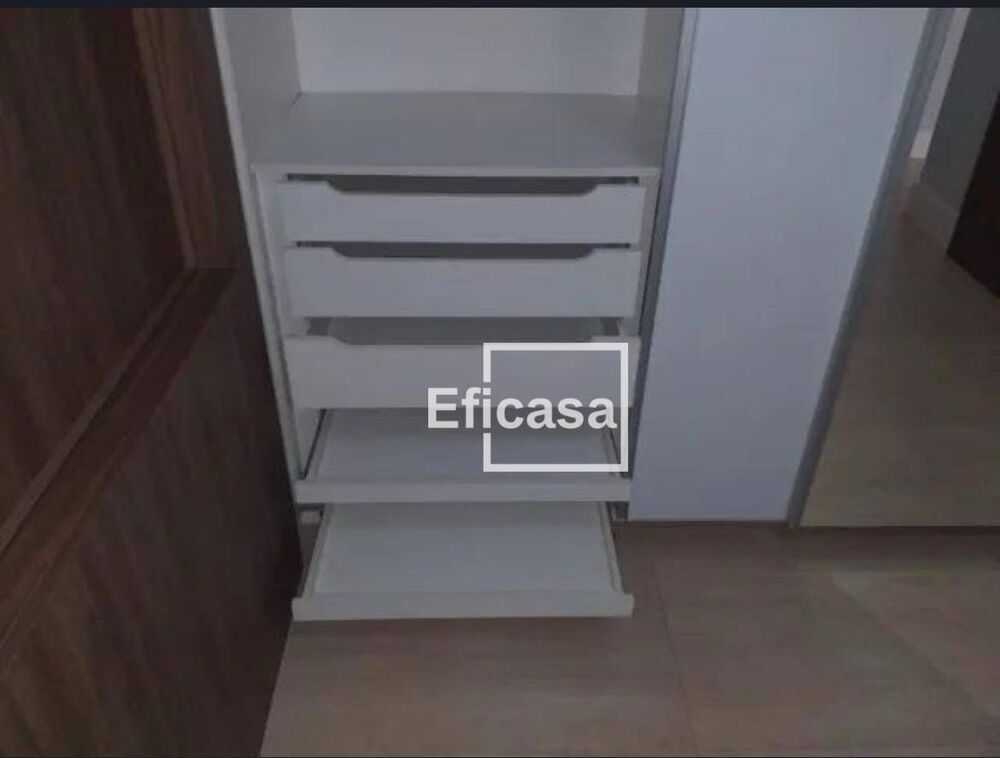 Apartamento à venda com 3 quartos, 157m² - Foto 2