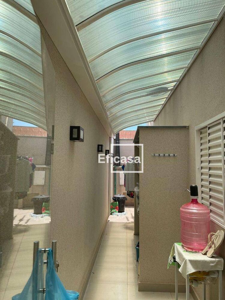 Casa à venda com 3 quartos, 88m² - Foto 2