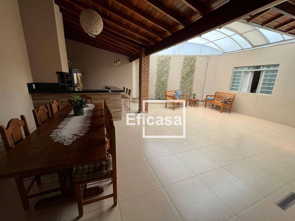 Casa, 3 quartos, 220 m² - Foto 1