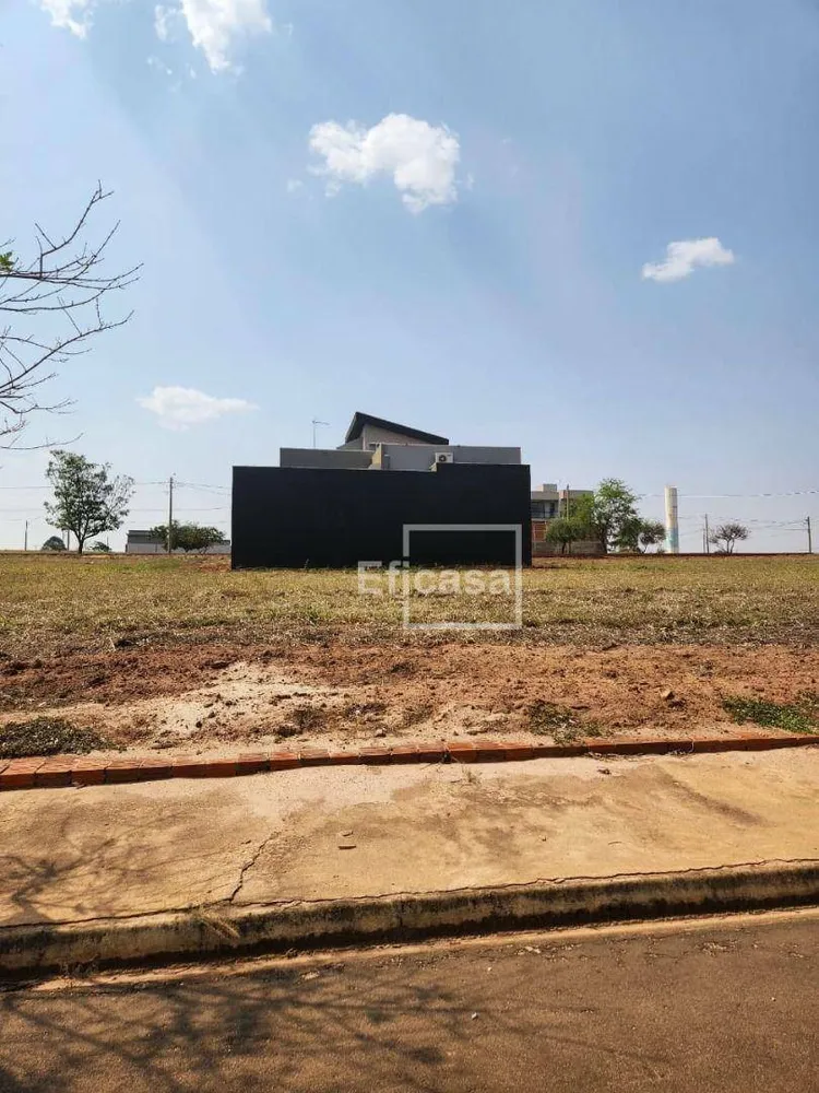 Loteamento e Condomínio, 450 m² - Foto 1