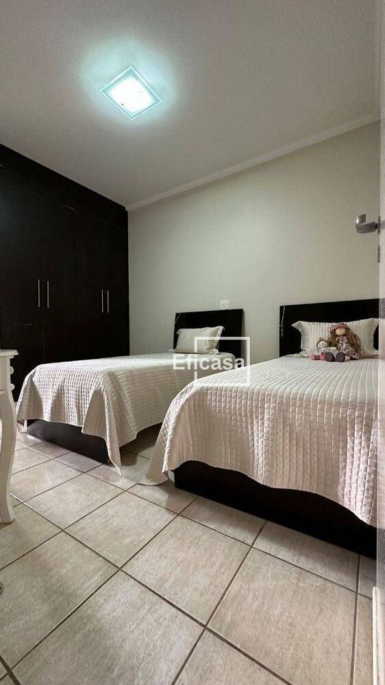 Apartamento, 3 quartos, 145 m² - Foto 1