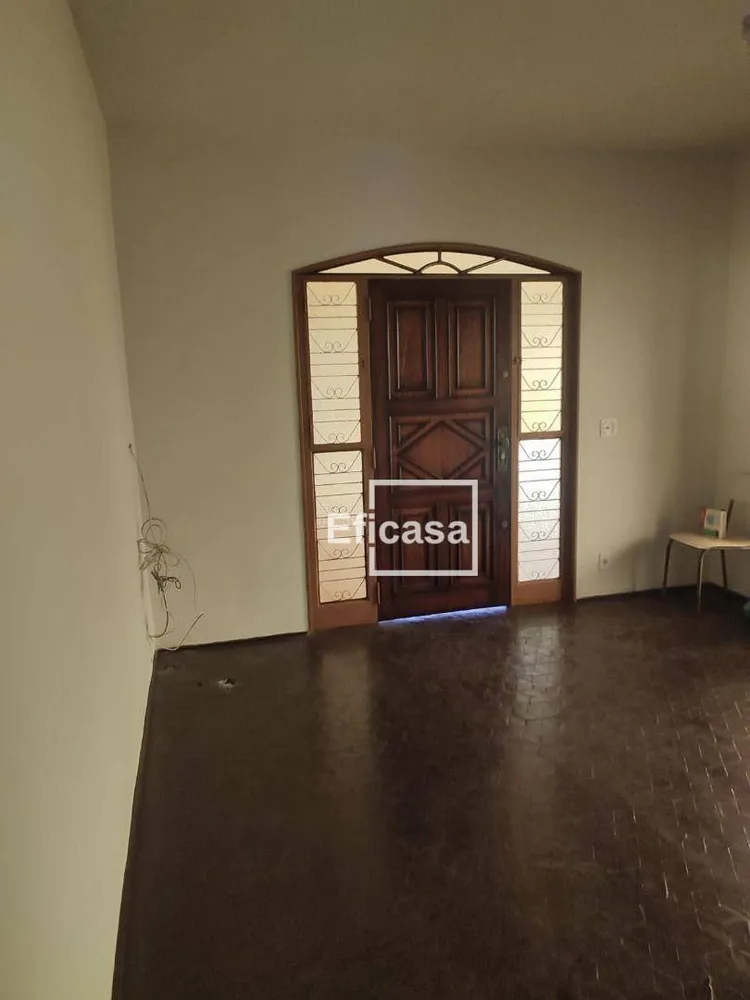 Casa, 3 quartos, 290 m² - Foto 2