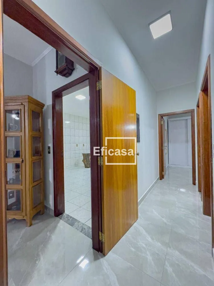 Casa, 3 quartos, 212 m² - Foto 9