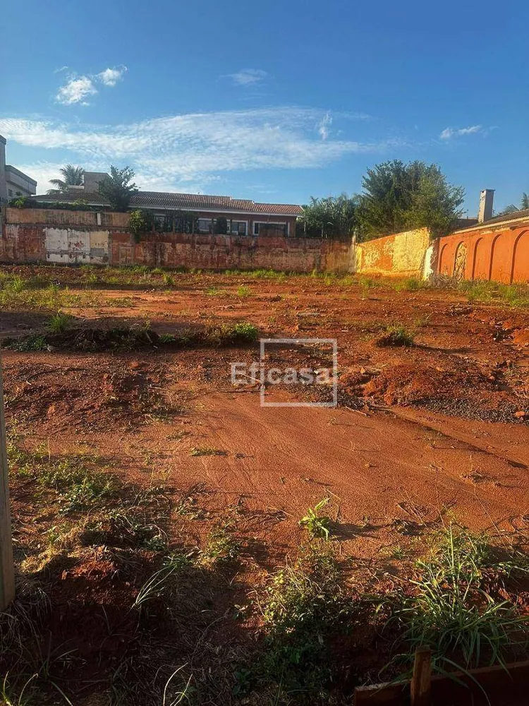 Loteamento e Condomínio, 900 m² - Foto 1