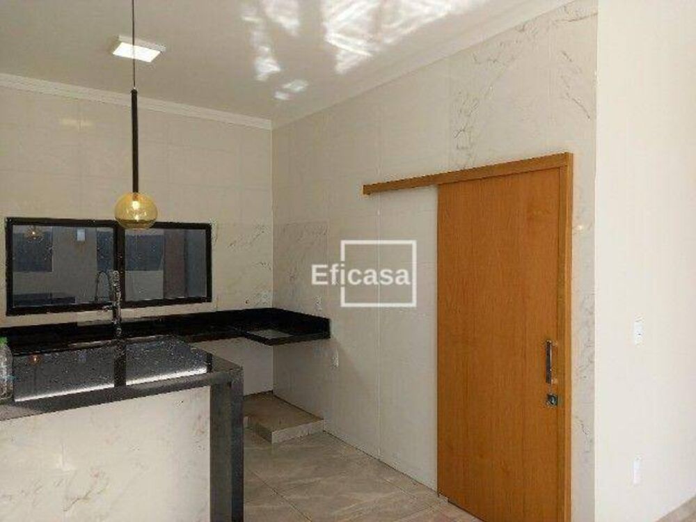 Casa, 3 quartos, 218 m² - Foto 2