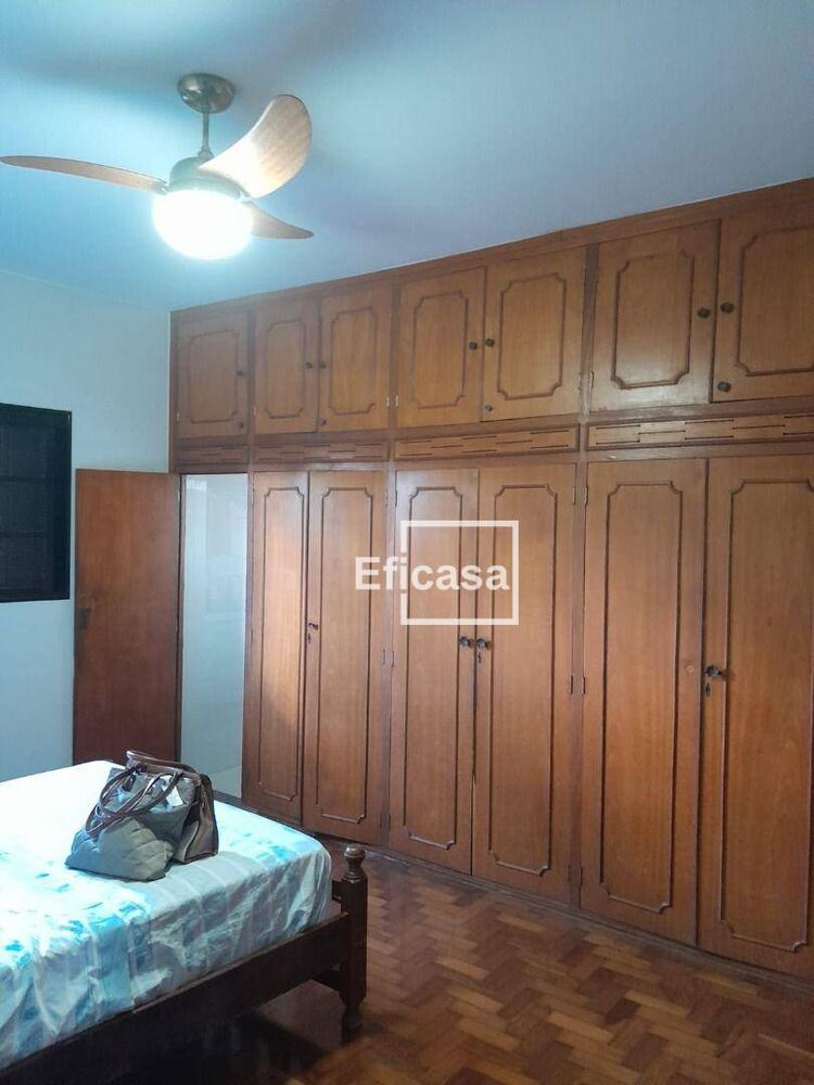 Casa, 3 quartos, 270 m² - Foto 2