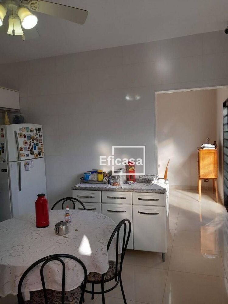 Casa, 3 quartos, 270 m² - Foto 16