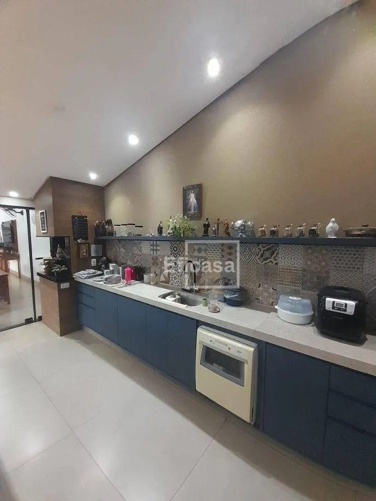 Casa, 3 quartos, 250 m² - Foto 4