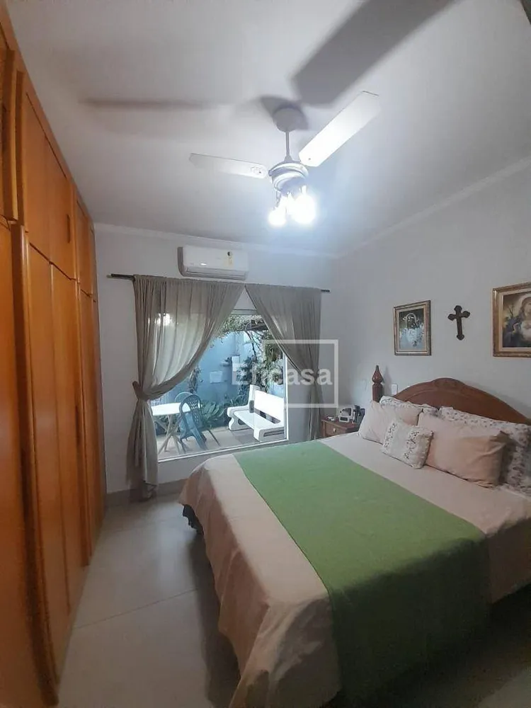 Casa, 3 quartos, 250 m² - Foto 3