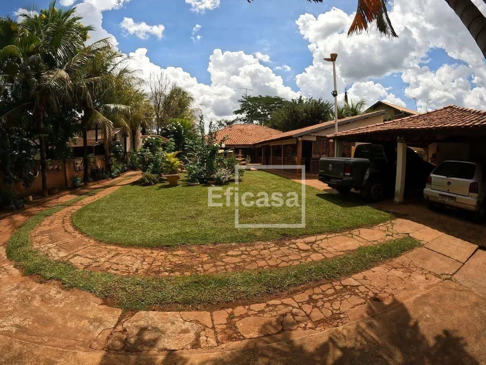 Chácara, 3 quartos, 1040 m² - Foto 1