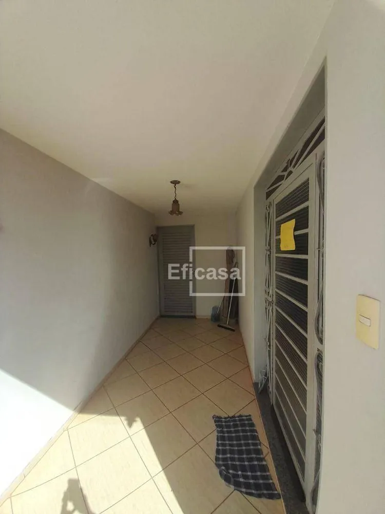 Casa, 3 quartos, 249 m² - Foto 2