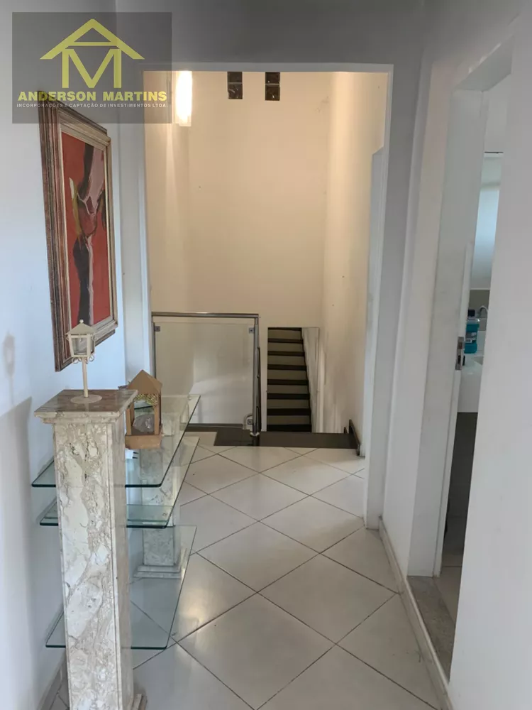 Casa à venda com 4 quartos, 240m² - Foto 3