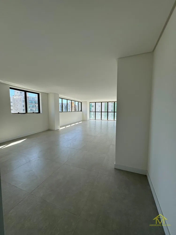Apartamento, 4 quartos, 217 m² - Foto 1