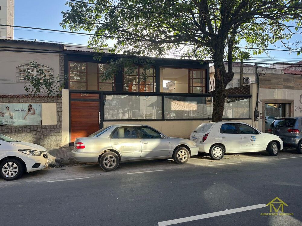Casa à venda com 5 quartos, 400m² - Foto 1
