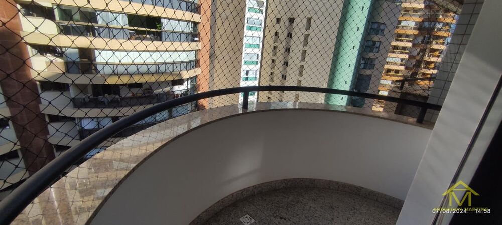 Apartamento à venda com 4 quartos, 180m² - Foto 2