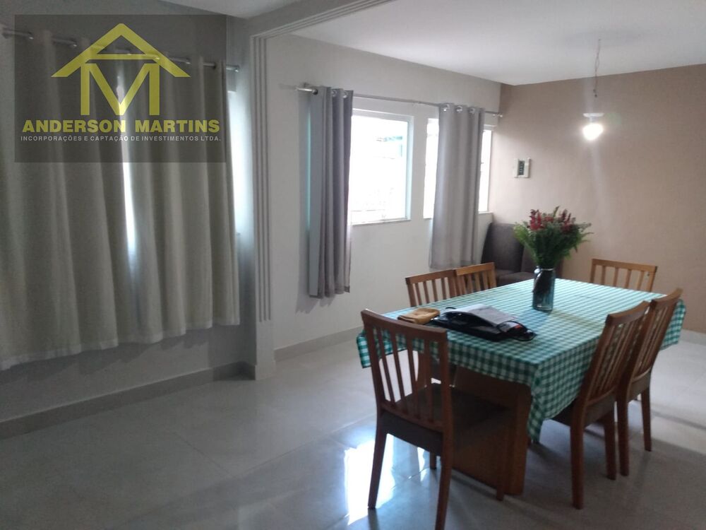 Casa à venda com 3 quartos, 250m² - Foto 1