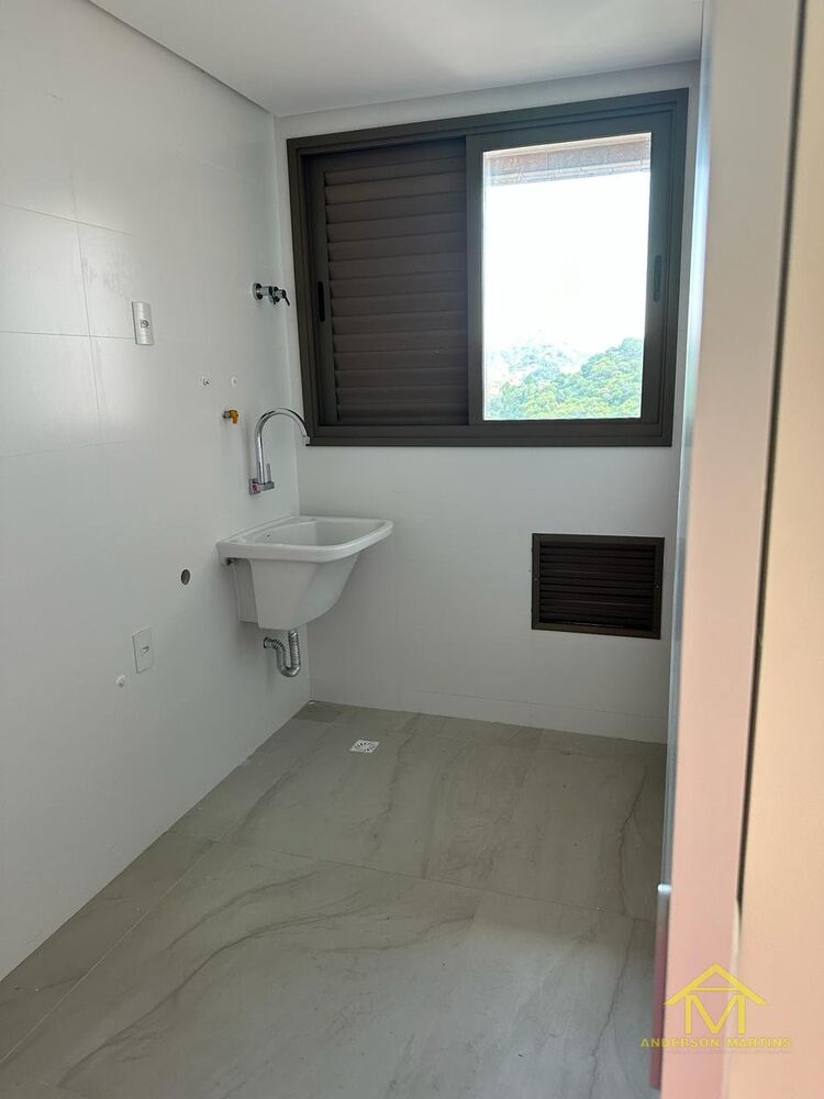 Apartamento à venda com 2 quartos, 70m² - Foto 1