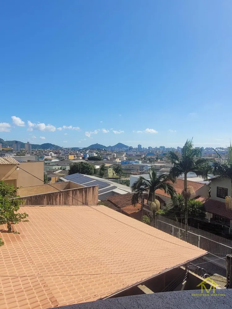 Casa, 3 quartos, 223 m² - Foto 2