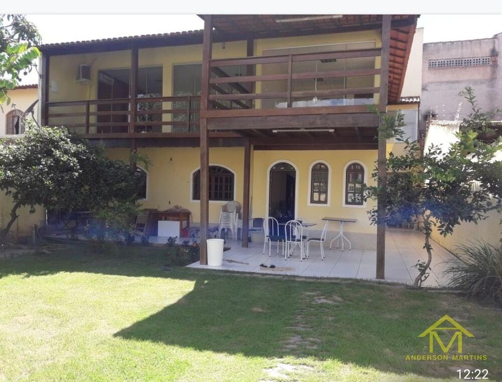 Casa à venda com 5 quartos, 200m² - Foto 1