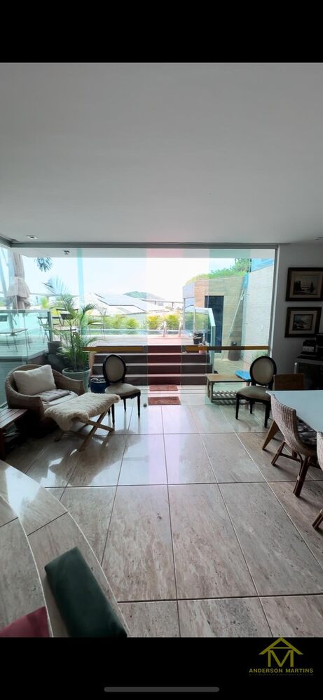 Casa à venda com 3 quartos, 350m² - Foto 1