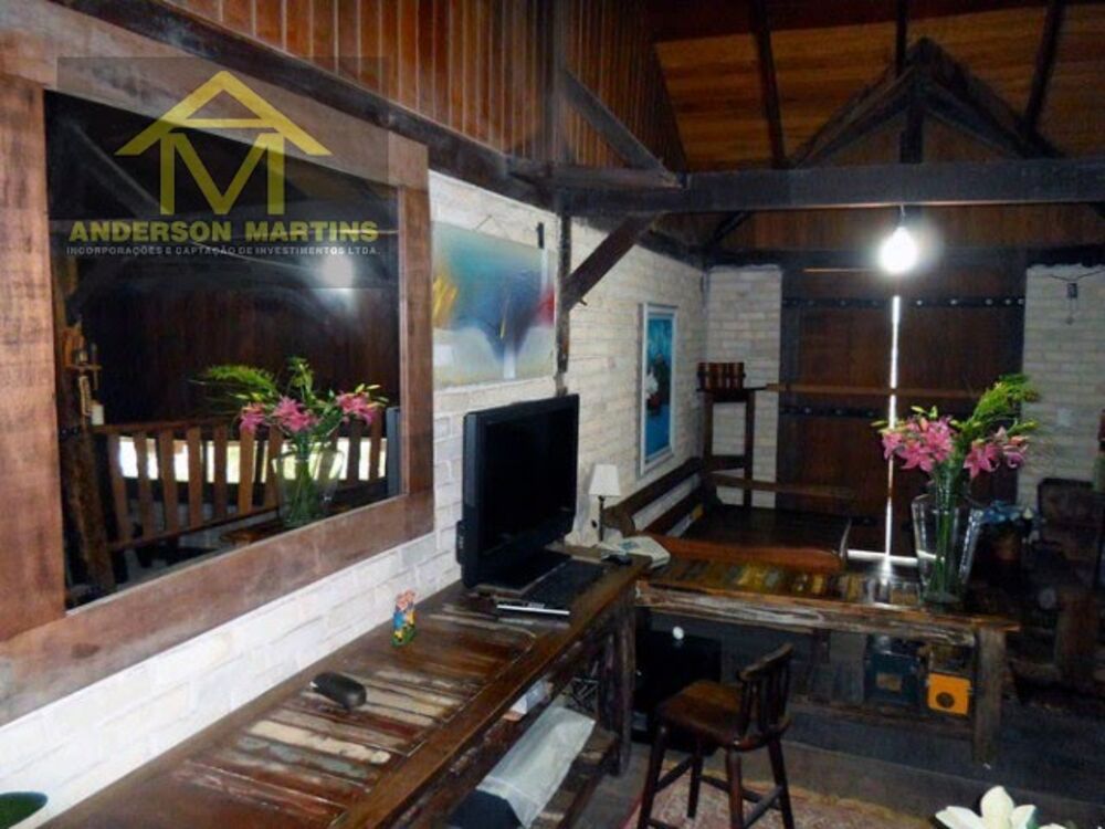 Casa à venda com 3 quartos, 800m² - Foto 4