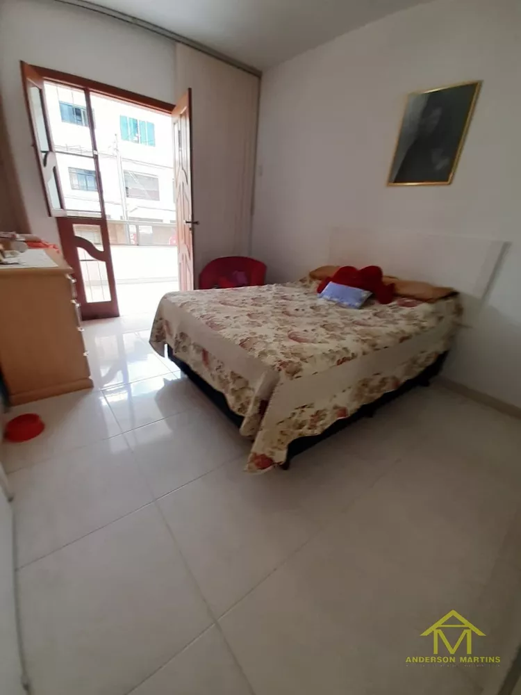 Casa, 4 quartos, 220 m² - Foto 1