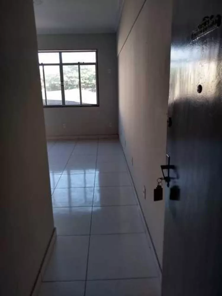 Apartamento à venda com 2 quartos, 70m² - Foto 4